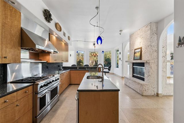 2811 SUNSET WAY, St Pete Beach, FL 33706