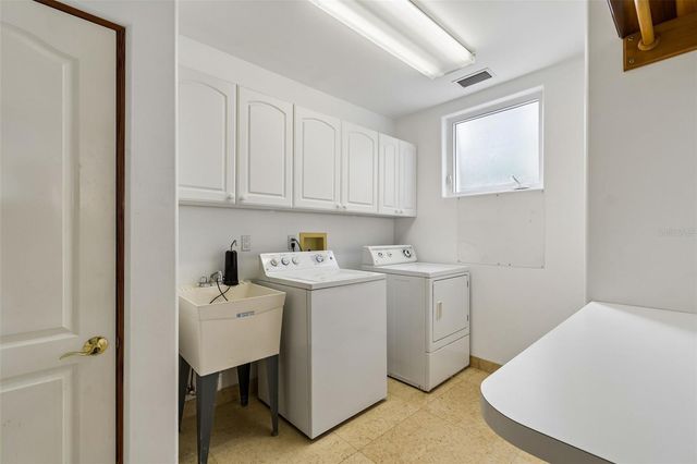 2811 SUNSET WAY, St Pete Beach, FL 33706