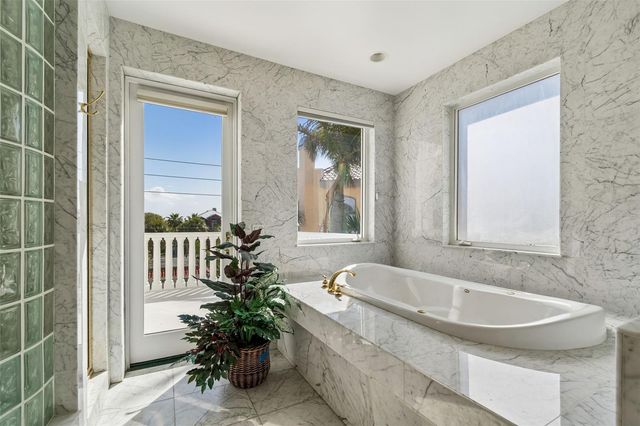 2811 SUNSET WAY, St Pete Beach, FL 33706