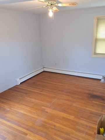 24 Elm St, Franklin, MA 02038