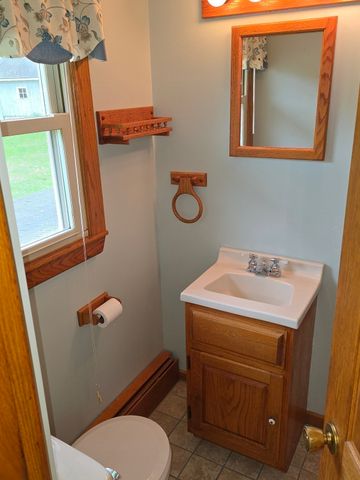 24 Elm St, Franklin, MA 02038