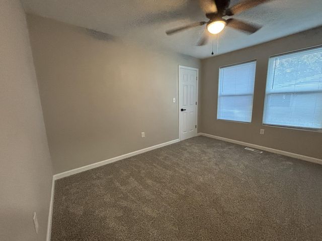 2805 N Grant Avenue, Springfield, MO 65803