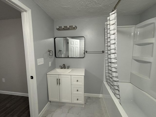 2805 N Grant Avenue, Springfield, MO 65803