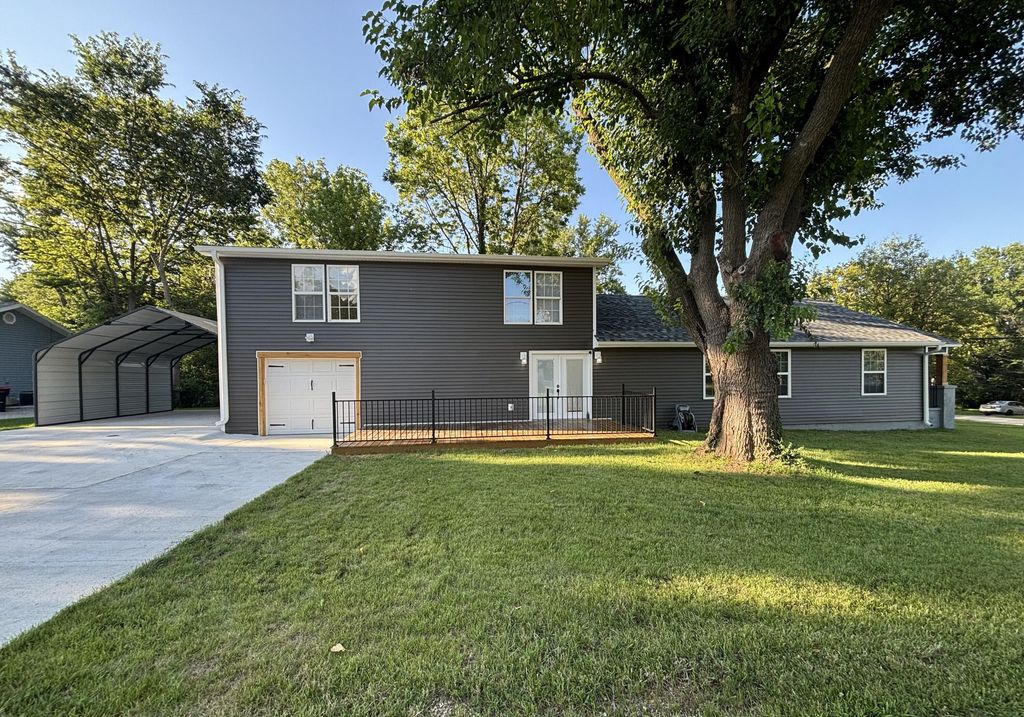 2805 N Grant Avenue, Springfield, MO 65803