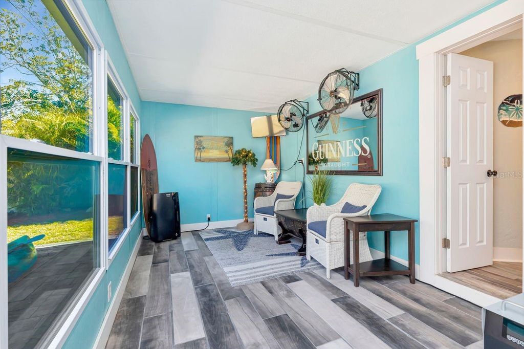 Image 19 of property listing at 201 79TH AVENUE NE, St Petersburg, FL 33702