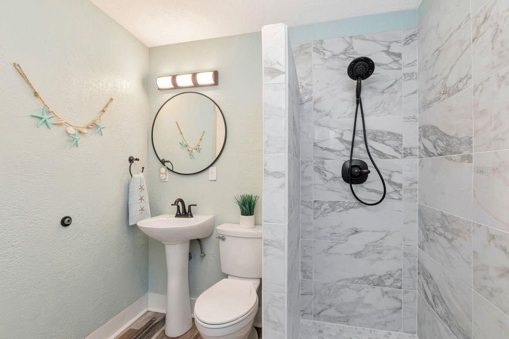 Image 22 of property listing at 201 79TH AVENUE NE, St Petersburg, FL 33702