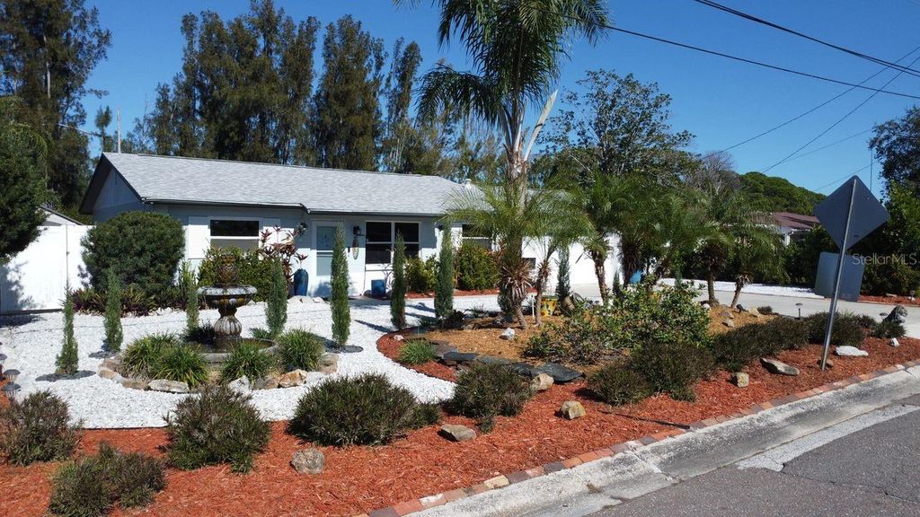 Image 48 of property listing at 201 79TH AVENUE NE, St Petersburg, FL 33702