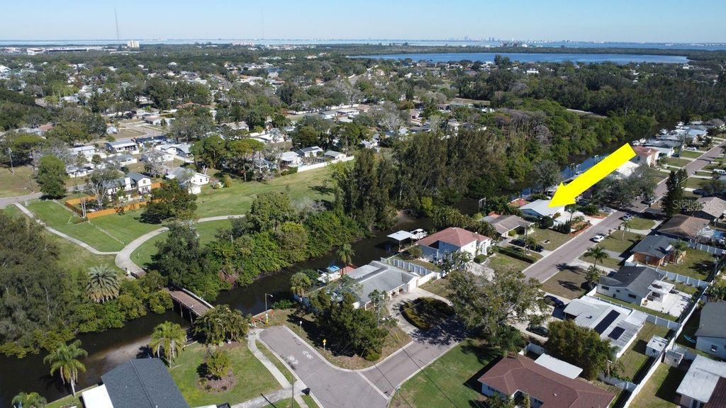 Image 55 of property listing at 201 79TH AVENUE NE, St Petersburg, FL 33702