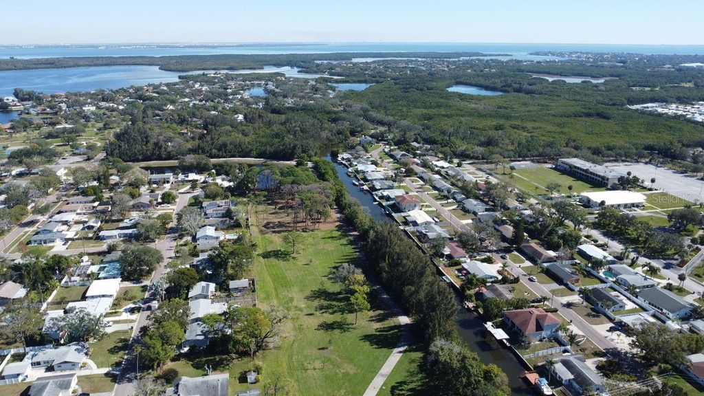 Image 58 of property listing at 201 79TH AVENUE NE, St Petersburg, FL 33702