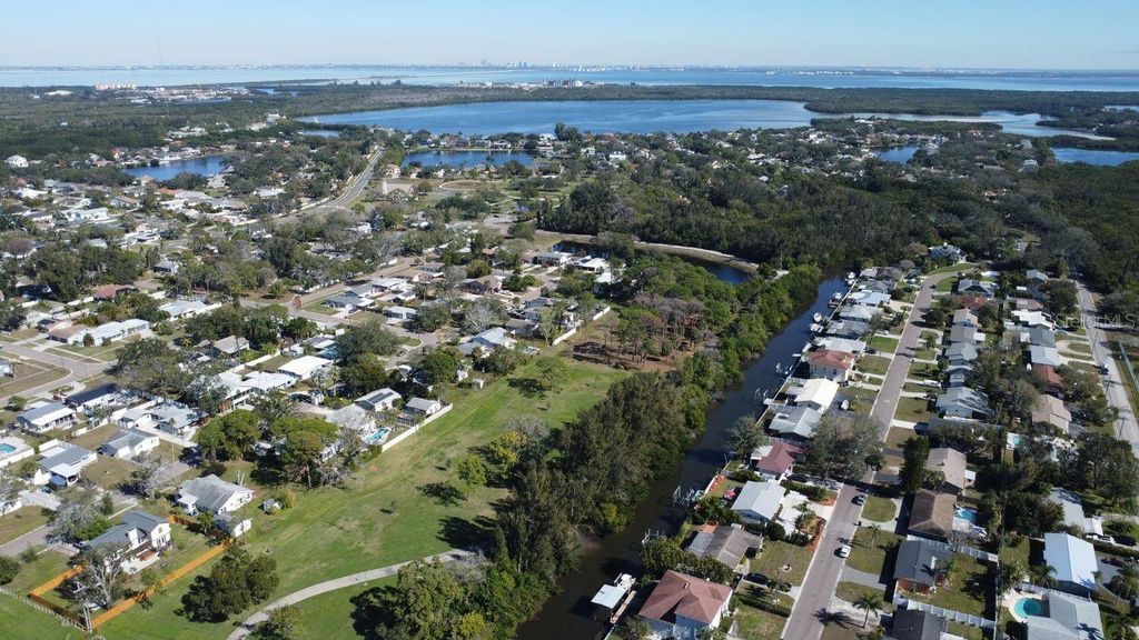 Image 59 of property listing at 201 79TH AVENUE NE, St Petersburg, FL 33702