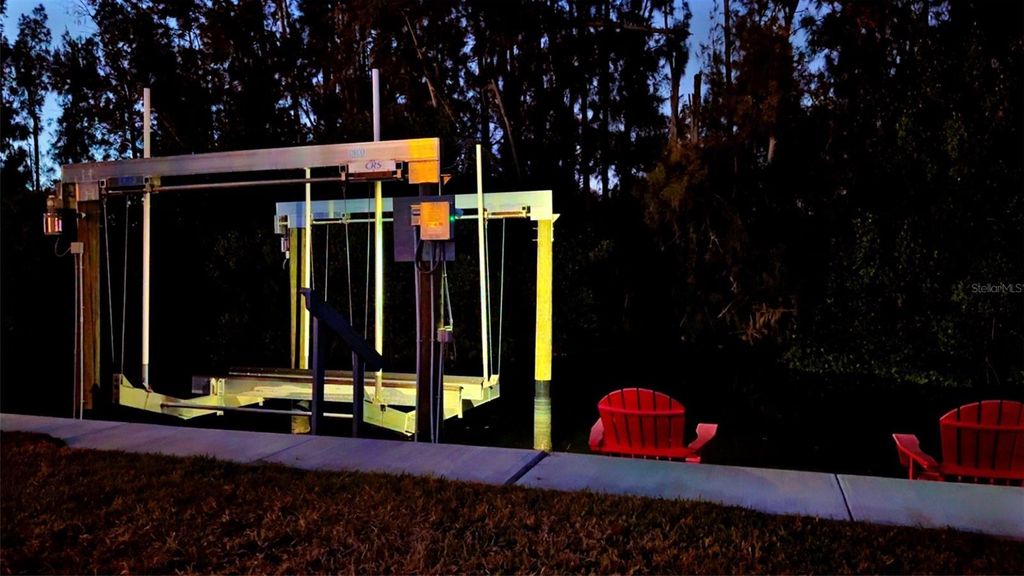 Image 63 of property listing at 201 79TH AVENUE NE, St Petersburg, FL 33702