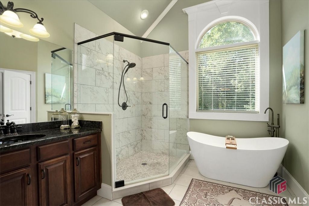 Image 19 of property listing at 1917 Hearthstone Court, Winder, GA 30680