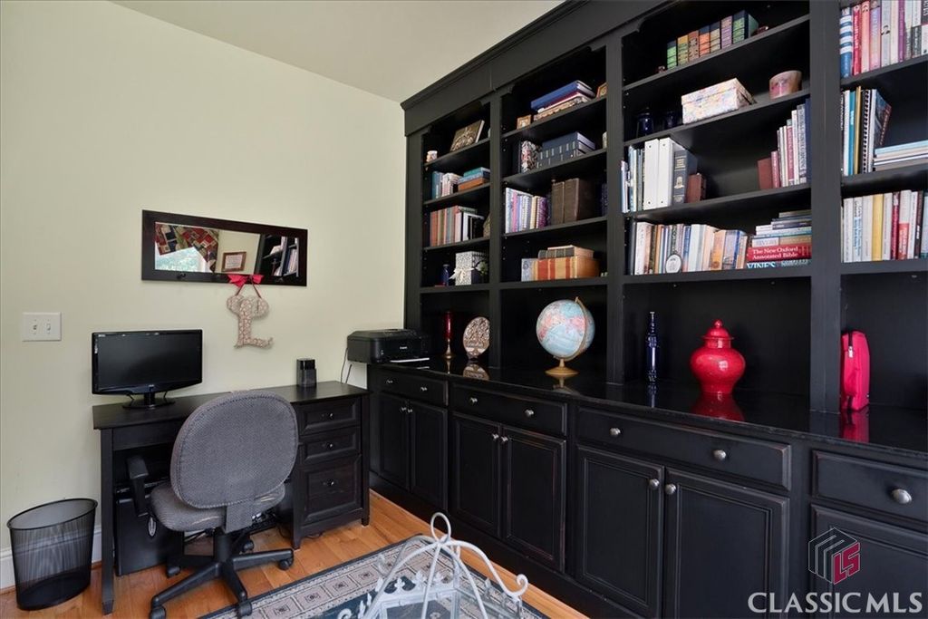 Image 22 of property listing at 1917 Hearthstone Court, Winder, GA 30680