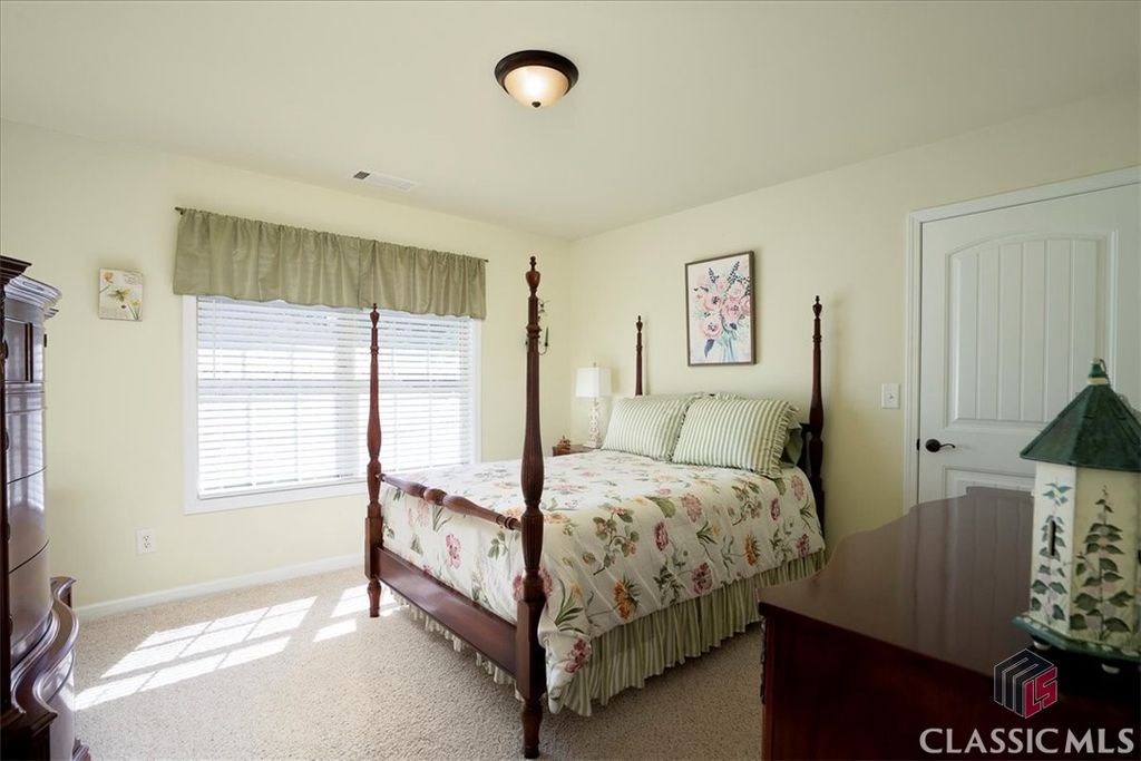 Image 25 of property listing at 1917 Hearthstone Court, Winder, GA 30680
