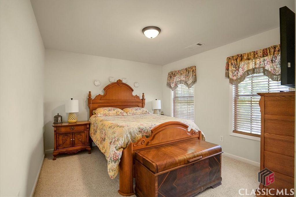 Image 26 of property listing at 1917 Hearthstone Court, Winder, GA 30680