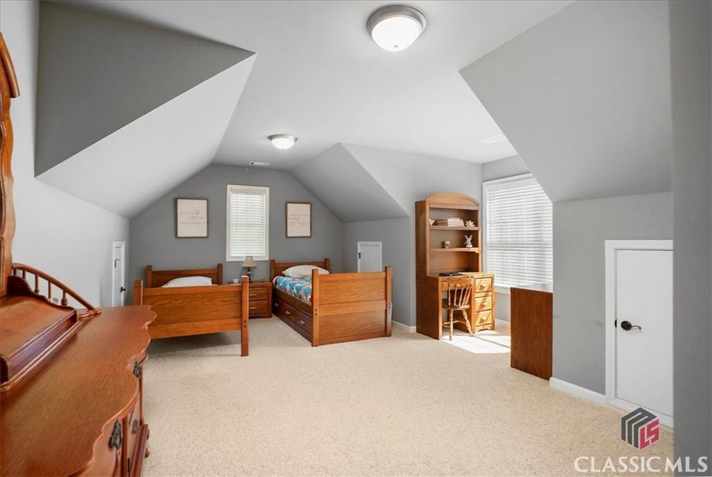 Image 27 of property listing at 1917 Hearthstone Court, Winder, GA 30680