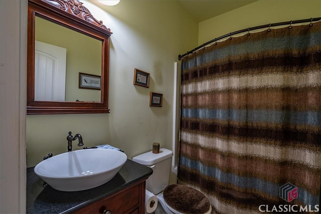 Image 30 of property listing at 1917 Hearthstone Court, Winder, GA 30680
