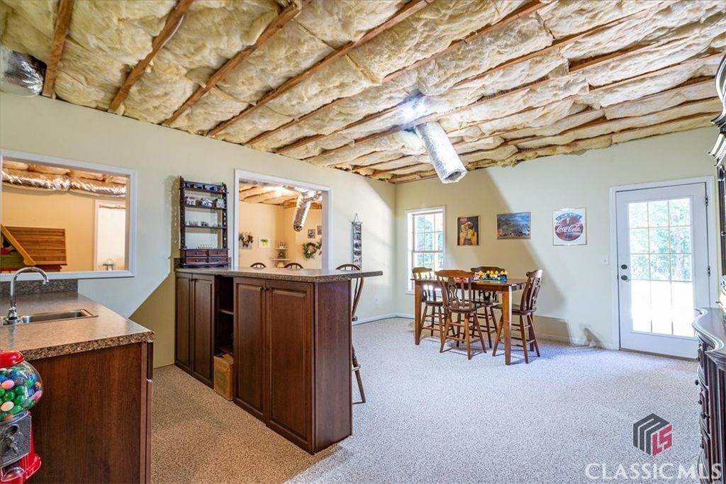 Image 32 of property listing at 1917 Hearthstone Court, Winder, GA 30680
