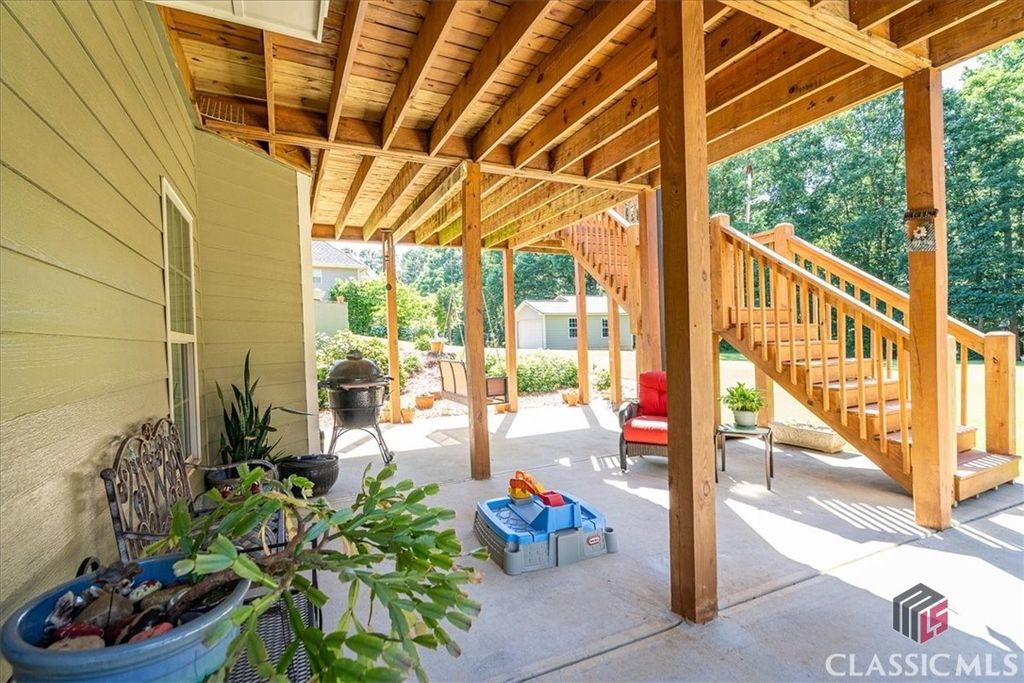 Image 46 of property listing at 1917 Hearthstone Court, Winder, GA 30680
