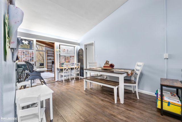 14 Woodside Circle, Mt Clemens, MI 48043