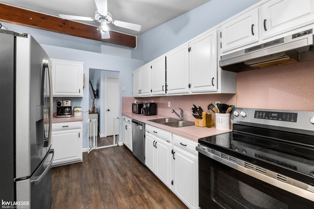 14 Woodside Circle, Mt Clemens, MI 48043