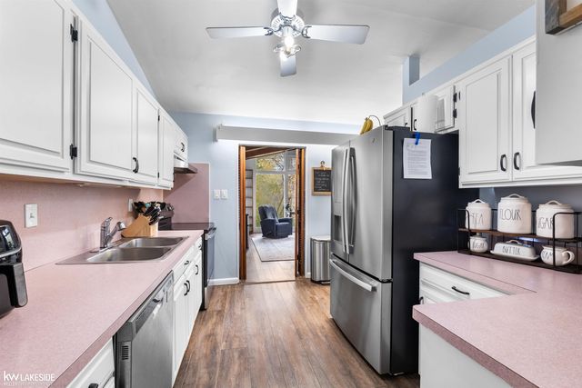 14 Woodside Circle, Mt Clemens, MI 48043