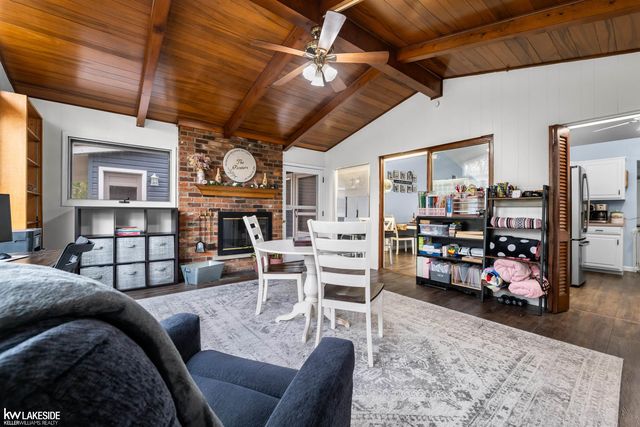 14 Woodside Circle, Mt Clemens, MI 48043