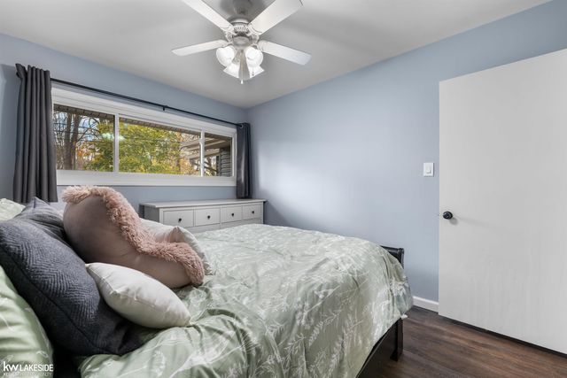 14 Woodside Circle, Mt Clemens, MI 48043