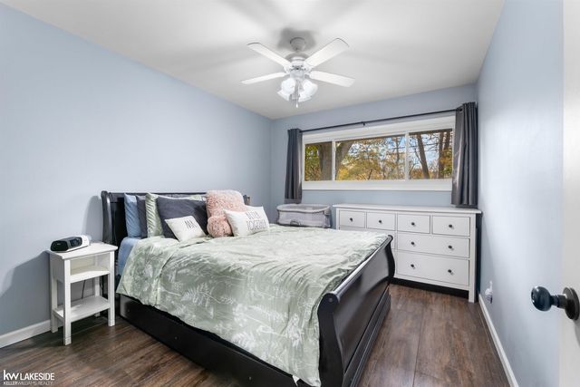 14 Woodside Circle, Mt Clemens, MI 48043