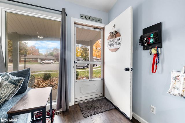 14 Woodside Circle, Mt Clemens, MI 48043