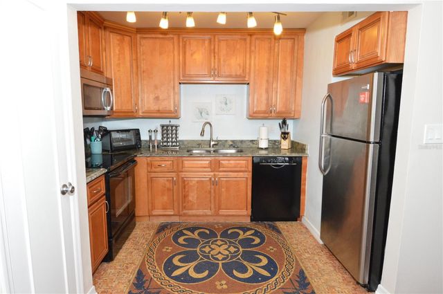 213 SEAHORSE DRIVE SE B, St Petersburg, FL 33705