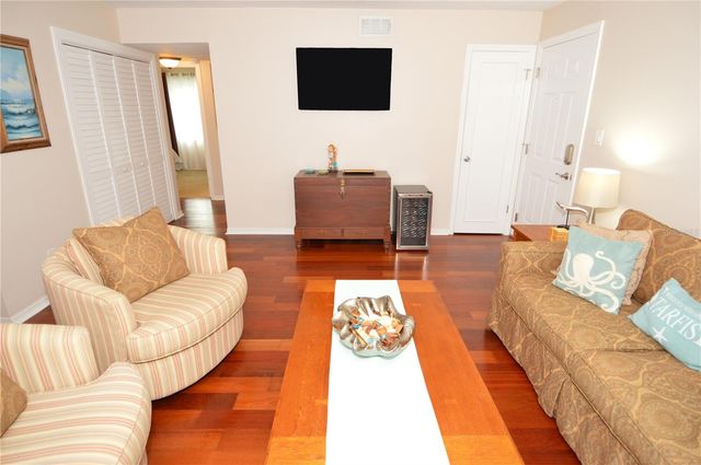 213 SEAHORSE DRIVE SE B, St Petersburg, FL 33705