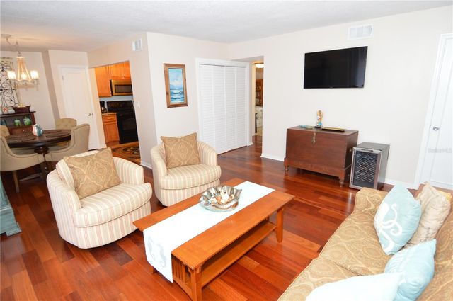 213 SEAHORSE DRIVE SE B, St Petersburg, FL 33705