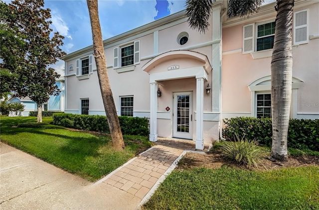 213 SEAHORSE DRIVE SE B, St Petersburg, FL 33705