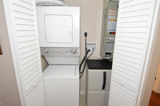 213 SEAHORSE DRIVE SE B, St Petersburg, FL 33705