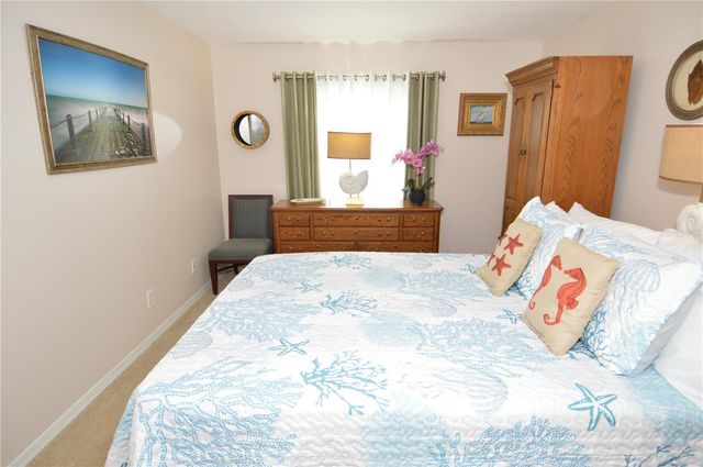 213 SEAHORSE DRIVE SE B, St Petersburg, FL 33705