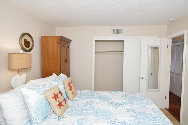 213 SEAHORSE DRIVE SE B, St Petersburg, FL 33705