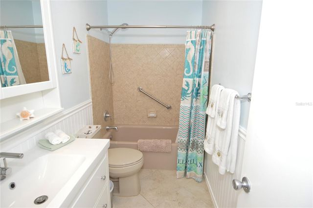 213 SEAHORSE DRIVE SE B, St Petersburg, FL 33705