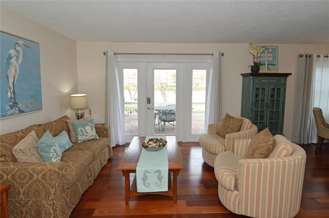 213 SEAHORSE DRIVE SE B, St Petersburg, FL 33705