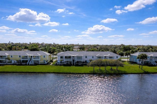 213 SEAHORSE DRIVE SE B, St Petersburg, FL 33705