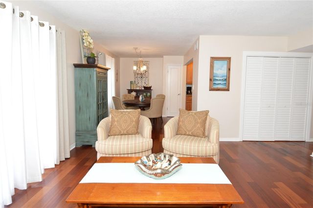 213 SEAHORSE DRIVE SE B, St Petersburg, FL 33705