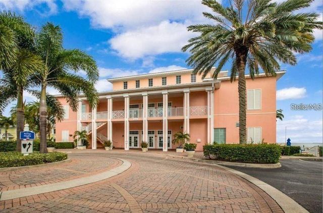 213 SEAHORSE DRIVE SE B, St Petersburg, FL 33705