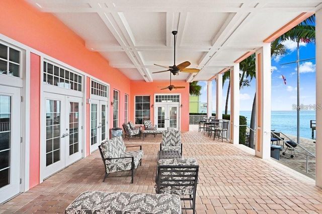 213 SEAHORSE DRIVE SE B, St Petersburg, FL 33705