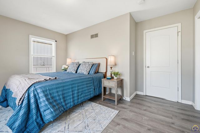 4413 SW Twilight DR, Topeka, KS 66614