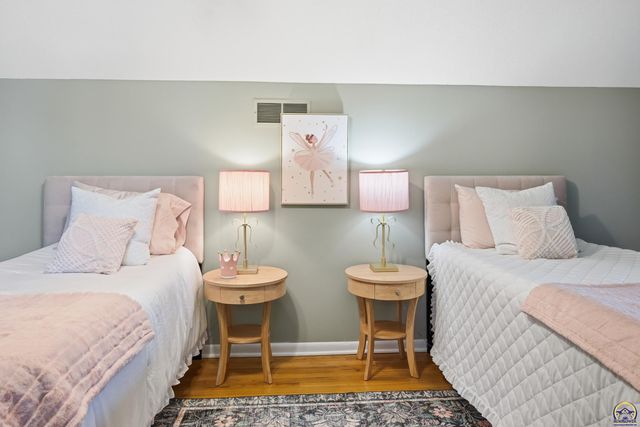 4413 SW Twilight DR, Topeka, KS 66614