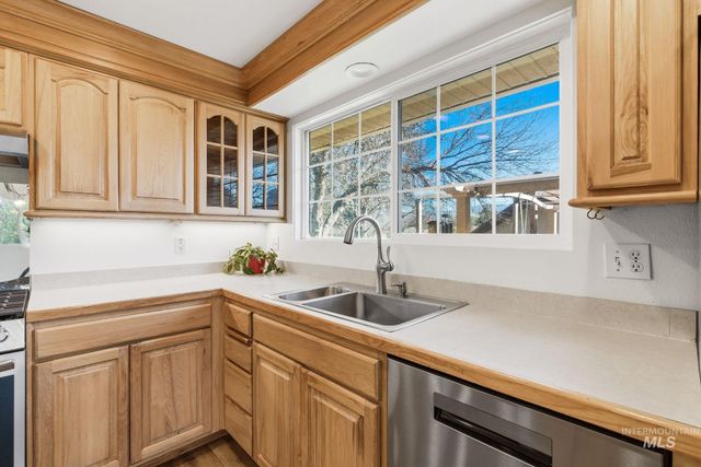 2072 Crystal Way, Boise, ID 83706