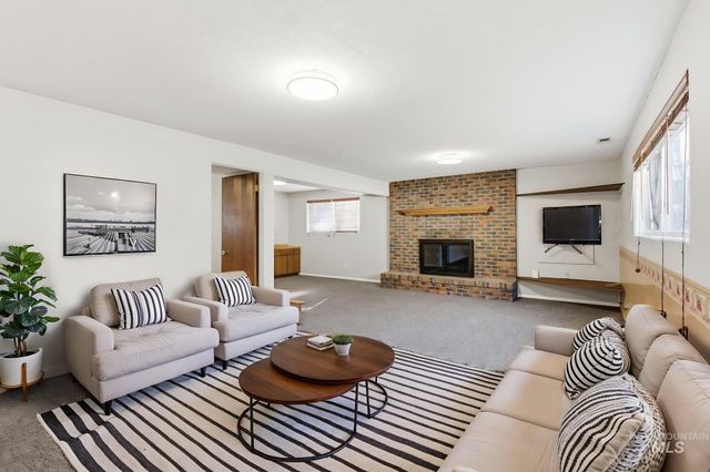 2072 Crystal Way, Boise, ID 83706