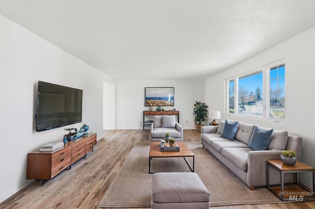 2072 Crystal Way, Boise, ID 83706