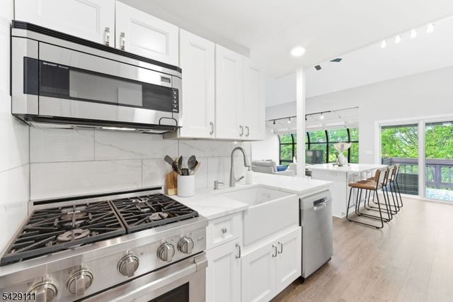 2 Falkenstein Dr 10, Vernon Twp., NJ 07462