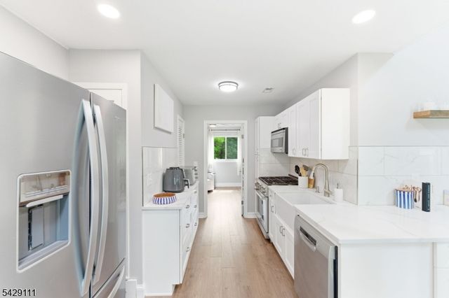 2 Falkenstein Dr 10, Vernon Twp., NJ 07462
